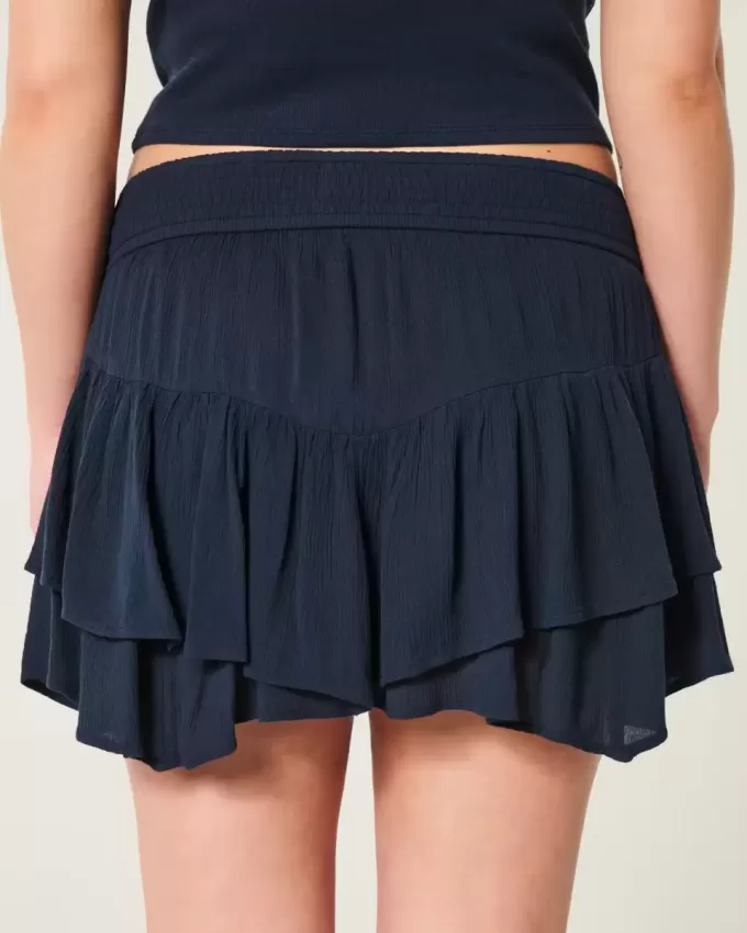Abgestufter Mini-Skort mit asymmetrischem Saum Abgestufter Mini-Skort mit asymmetrischem Saum