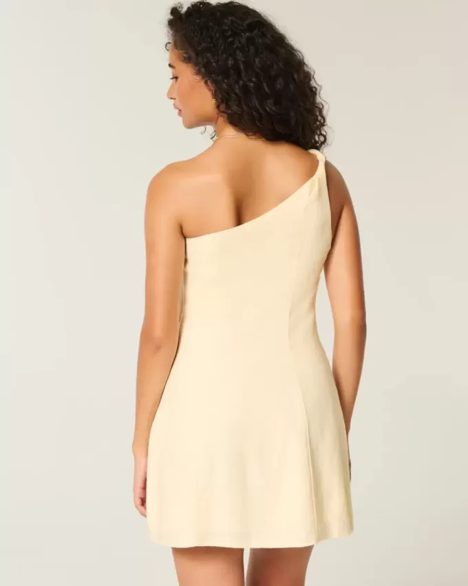 Asymmetrisches Minikleid aus Leinenmischung Asymmetrisches Minikleid aus Leinenmischung
