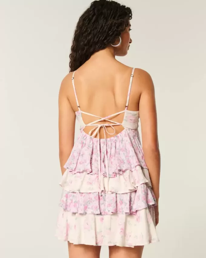 Babydoll-Minikleid mit V-Ausschnitt und Rüschen Babydoll-Minikleid mit V-Ausschnitt und Rüschen
