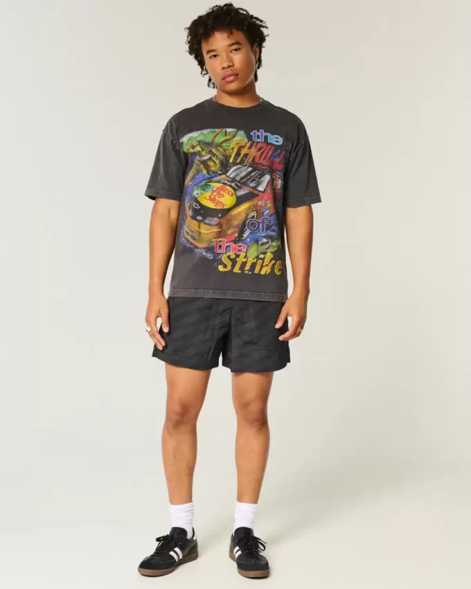 Baggy-Fußballshorts bis zur Mitte des Oberschenkels Baggy-Fußballshorts bis zur Mitte des Oberschenkels