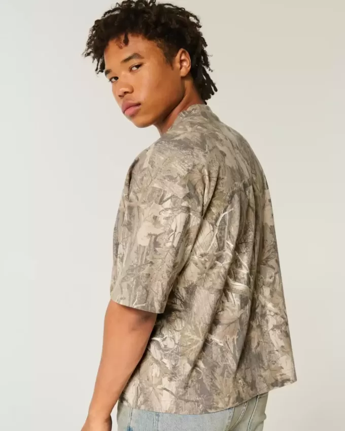 Baggy Heavyweight Crop Tee mit Dodge-Grafik und Camouflage-Muster Baggy Heavyweight Crop Tee mit Dodge-Grafik und Camouflage-Muster