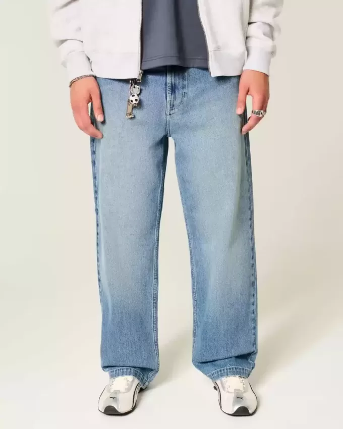 Baggy-Jeans mit Adler-Grafik in mittlerer Waschung