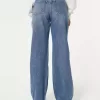 Baggy-Jeans mit ultrahohem Bund und mittlerer Waschung Baggy-Jeans mit ultrahohem Bund und mittlerer Waschung