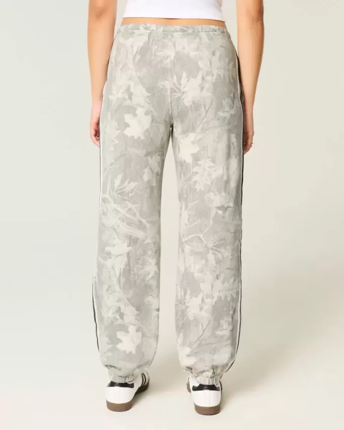 Baggy-Jogginghose aus Fleece mit Camouflage-Muster