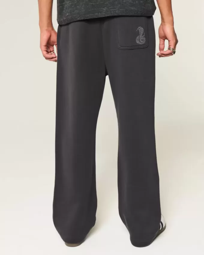 Baggy-Jogginghose mit Schlangenmuster Baggy-Jogginghose mit Schlangenmuster