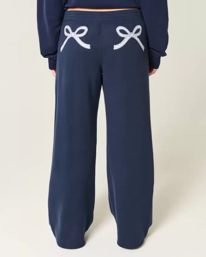 Baggy-Jogginghose mit Schleifengrafik Baggy-Jogginghose mit Schleifengrafik