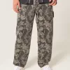 Baggy-Malerjeans im Camouflage-Design Baggy-Malerjeans im Camouflage-Design