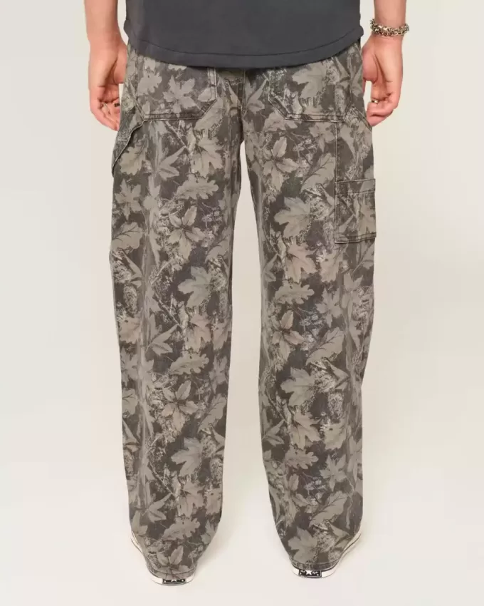 Baggy-Malerjeans im Camouflage-Design Baggy-Malerjeans im Camouflage-Design