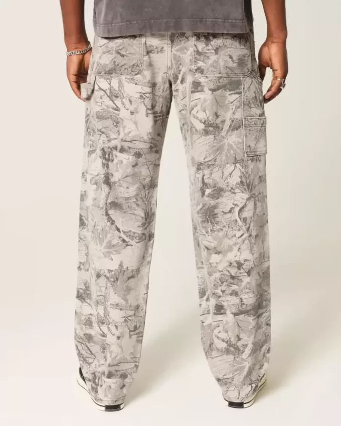 Baggy-Malerjeans im Camouflage-Design Baggy-Malerjeans im Camouflage-Design