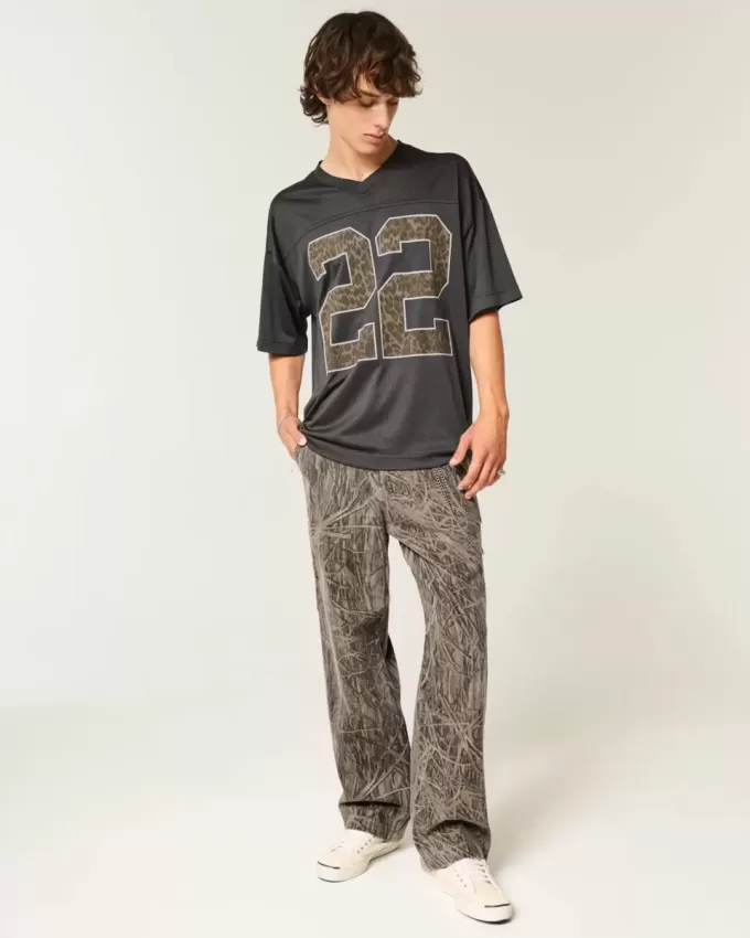 Baggy-Malerjeans mit Camouflage-Muster Baggy-Malerjeans mit Camouflage-Muster
