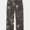 Baggy-Malerjeans mit Camouflage-Muster Baggy-Malerjeans mit Camouflage-Muster