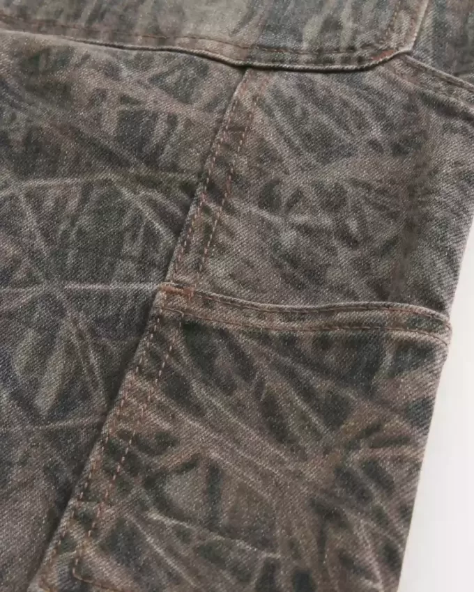 Baggy-Malerjeans mit Camouflage-Muster Baggy-Malerjeans mit Camouflage-Muster