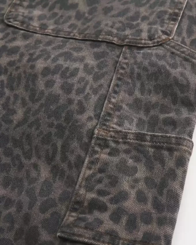 Baggy-Malerjeans mit Leopardenmuster Baggy-Malerjeans mit Leopardenmuster
