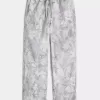 Baggy-Trainingshose mit Camouflage-Muster Baggy-Trainingshose mit Camouflage-Muster