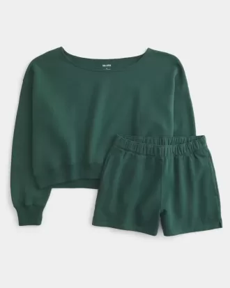 Bequemes Set aus schulterfreiem Sweatshirt und Fleece-Shorts