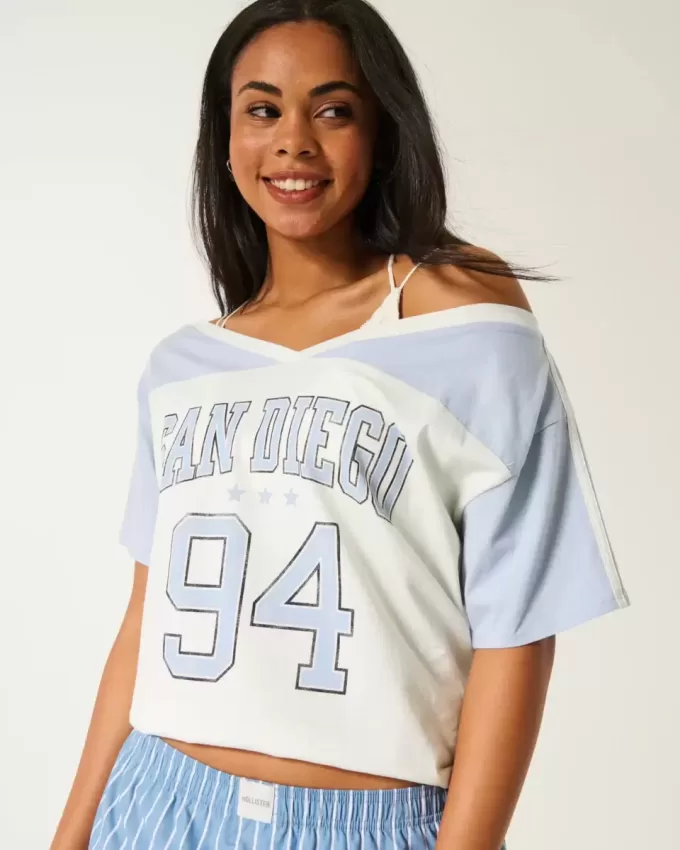Übergroßes schulterfreies Varsity San Diego Grafik-T-Shirt Übergroßes schulterfreies Varsity San Diego Grafik-T-Shirt