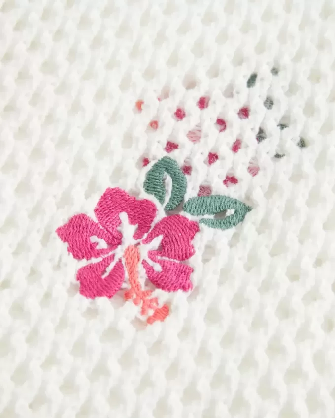 Überwurfkleid im Häkelstil mit Blumenstickerei