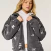 Bestickte Sherpa-Fleecejacke Bestickte Sherpa-Fleecejacke