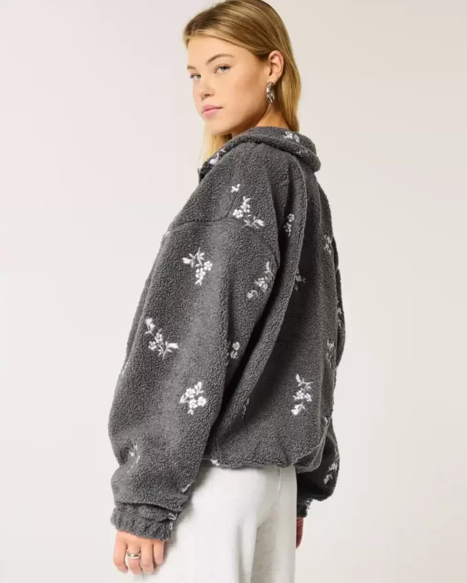Bestickte Sherpa-Fleecejacke Bestickte Sherpa-Fleecejacke