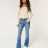 Bootcut-Jeans mit mittlerer Leibhöhe und mittlerer Waschung Bootcut-Jeans mit mittlerer Leibhöhe und mittlerer Waschung