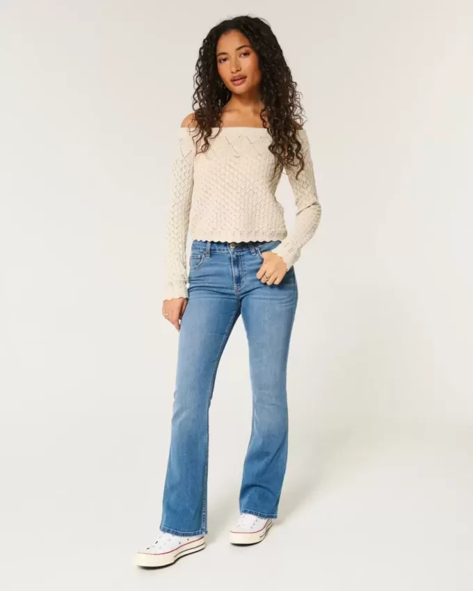 Bootcut-Jeans mit mittlerer Leibhöhe und mittlerer Waschung Bootcut-Jeans mit mittlerer Leibhöhe und mittlerer Waschung