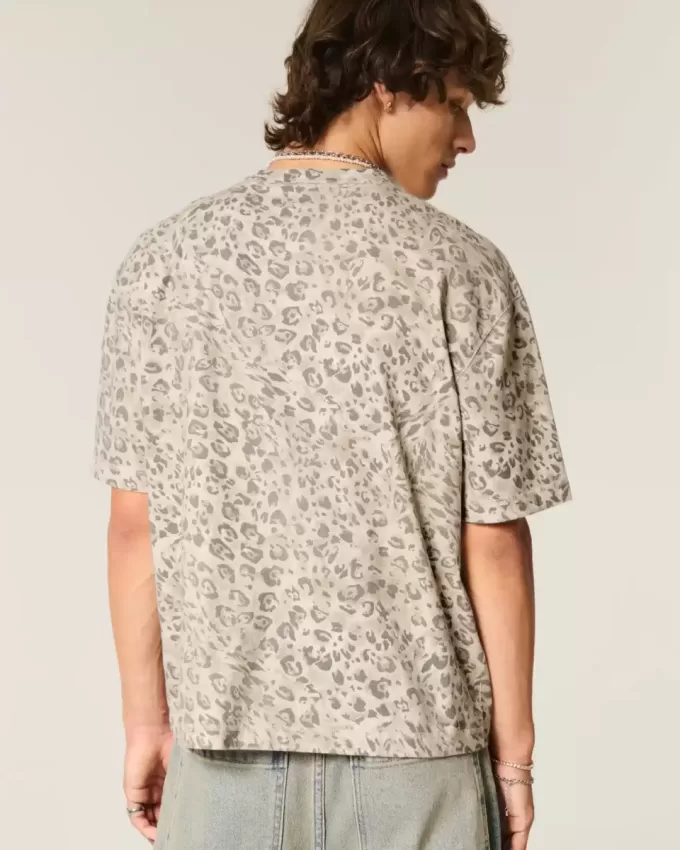 Boxy Crop Heavyweight T-Shirt mit Rundhalsausschnitt und Leopardenmuster Boxy Crop Heavyweight T-Shirt mit Rundhalsausschnitt und Leopardenmuster
