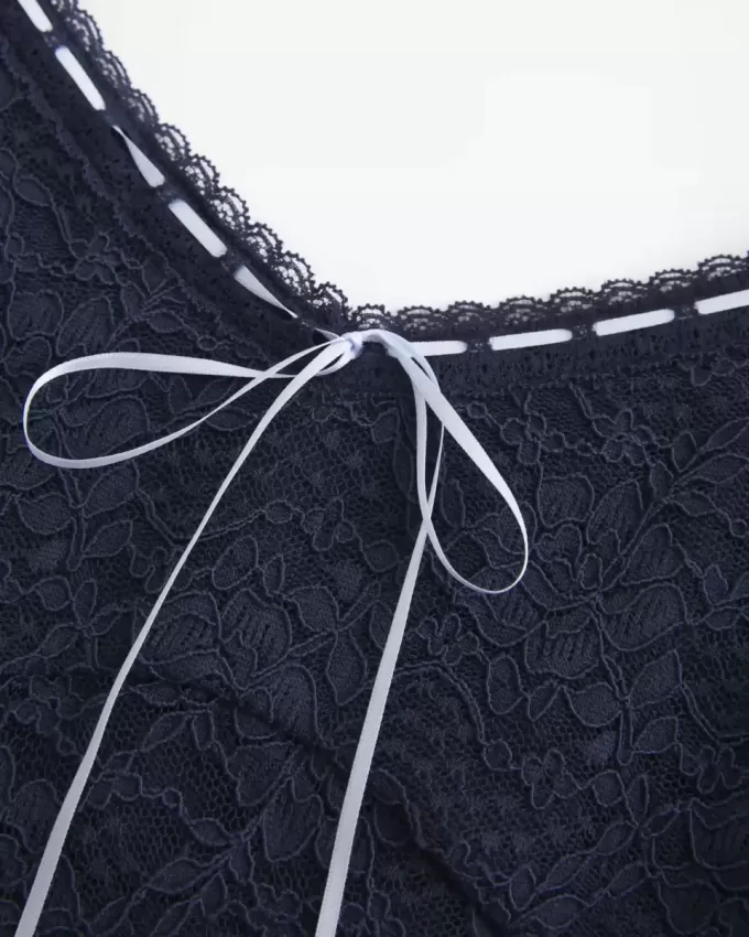 Camisole mit durchgehender Spitze Camisole mit durchgehender Spitze