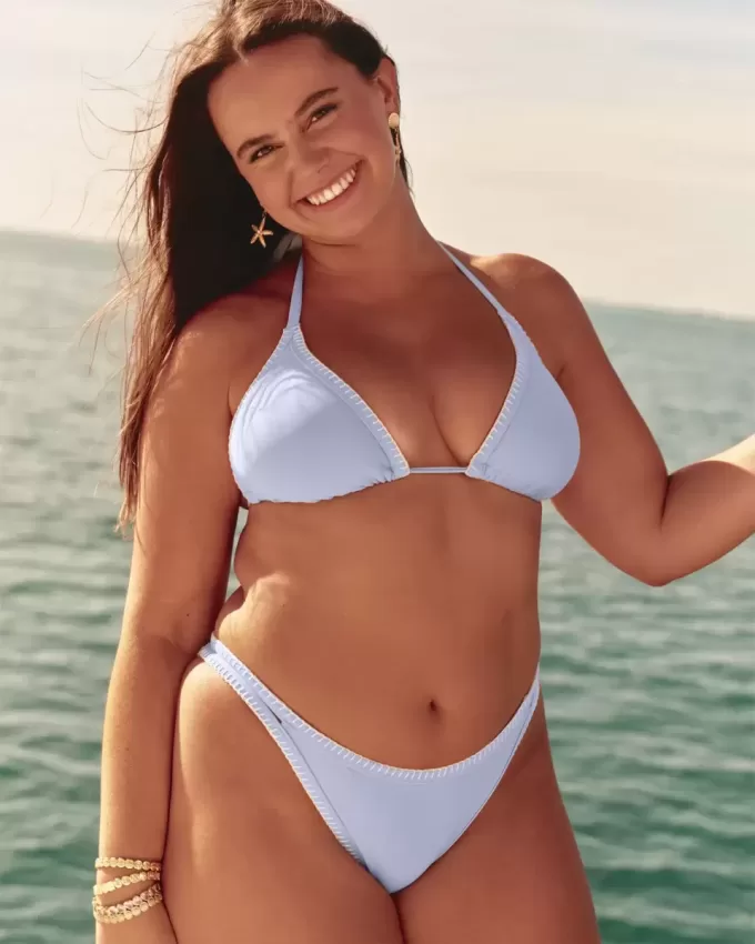 Cheekiest Bikinihose mit hohem Beinausschnitt und bestickten Nähten Cheekiest Bikinihose mit hohem Beinausschnitt und bestickten Nähten