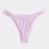 Cheekiest Bikinihose mit hohem Beinausschnitt und bestickten Nähten Cheekiest Bikinihose mit hohem Beinausschnitt und bestickten Nähten