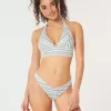 Cheeky-Bikinihose im Häkel-Stil mit hohem Beinausschnitt Cheeky-Bikinihose im Häkel-Stil mit hohem Beinausschnitt