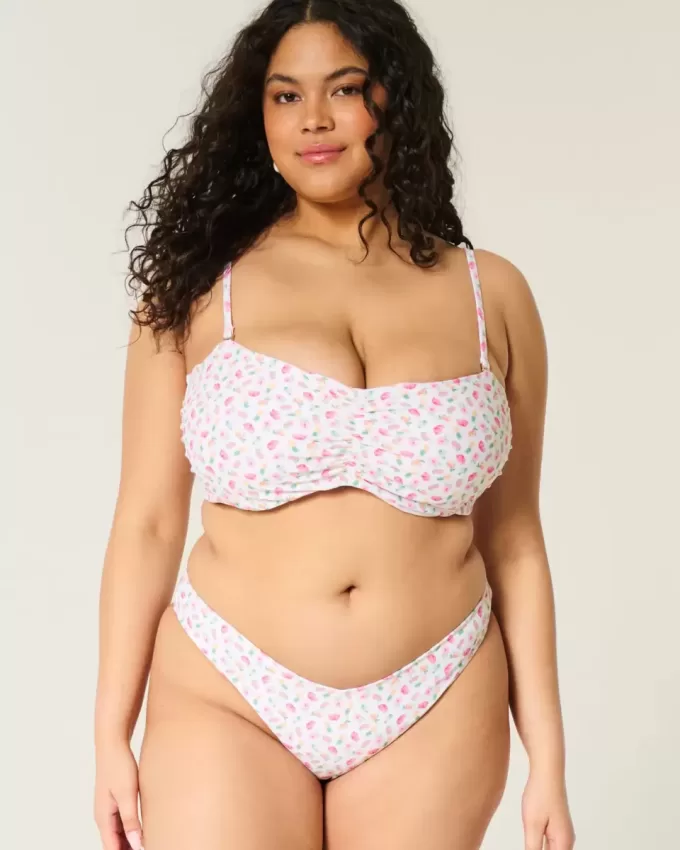 Cheeky-Bikinihose mit hohem Beinausschnitt Cheeky-Bikinihose mit hohem Beinausschnitt