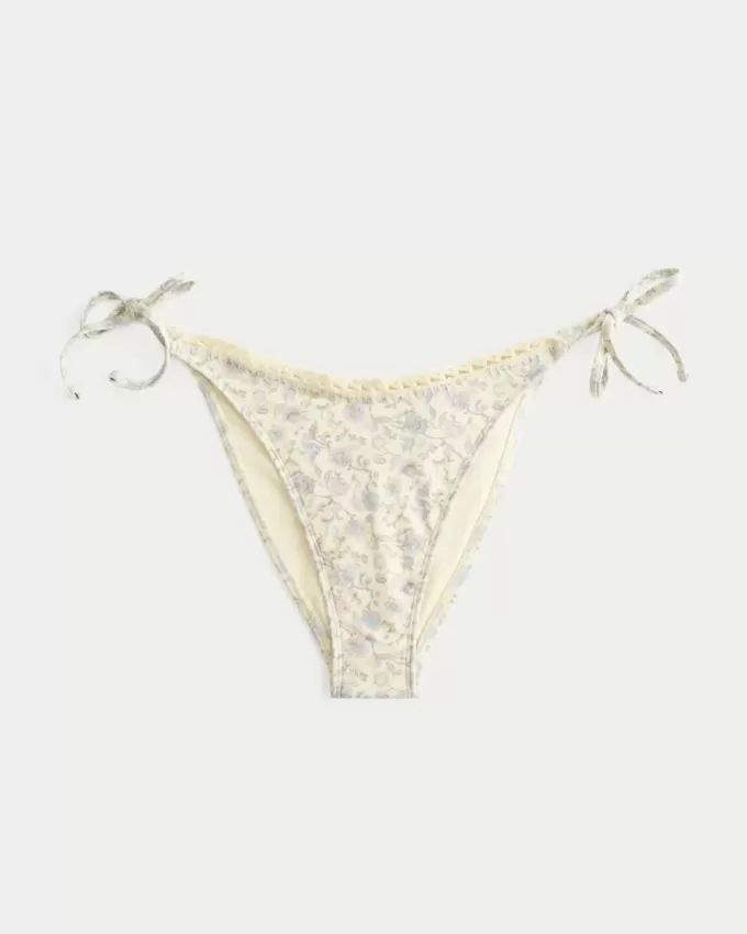Cheeky-Bikinihose mit seitlicher Schnürung und Häkelbesatz Cheeky-Bikinihose mit seitlicher Schnürung und Häkelbesatz