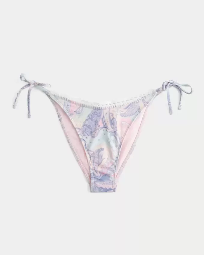 Cheeky-Bikinihose mit seitlicher Schnürung und Häkelbesatz Cheeky-Bikinihose mit seitlicher Schnürung und Häkelbesatz