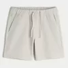 Court-Shorts über dem Knie Court-Shorts über dem Knie