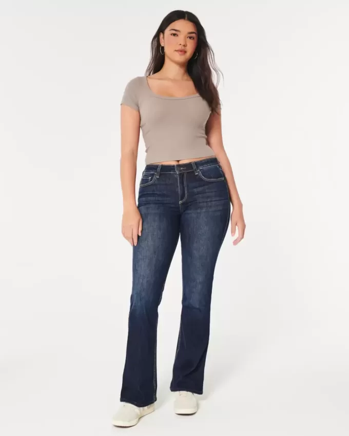 Curvy Bootcut-Jeans mit mittlerer Leibhöhe und dunkler Waschung Curvy Bootcut-Jeans mit mittlerer Leibhöhe und dunkler Waschung