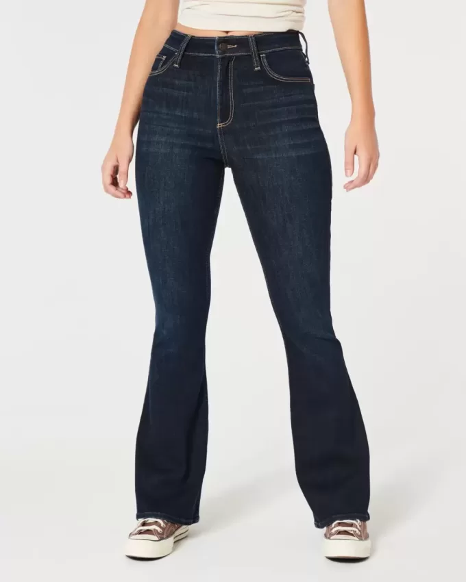 Curvy High-Rise Flare Jeans in dunkler Waschung Curvy High-Rise Flare Jeans in dunkler Waschung