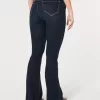 Curvy High-Rise Flare Jeans in dunkler Waschung Curvy High-Rise Flare Jeans in dunkler Waschung