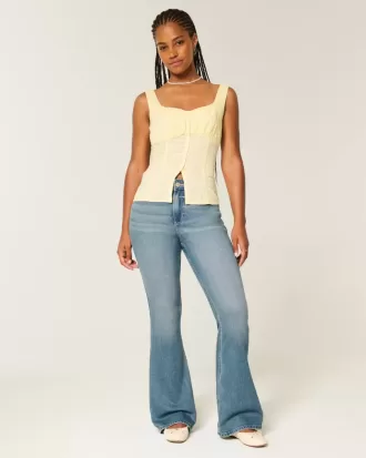 Curvy High-Rise Flare Jeans mit mittlerer Waschung