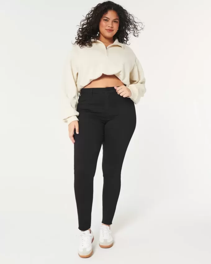 Curvy High-Rise-Jeansleggings in Schwarz Curvy High-Rise-Jeansleggings in Schwarz
