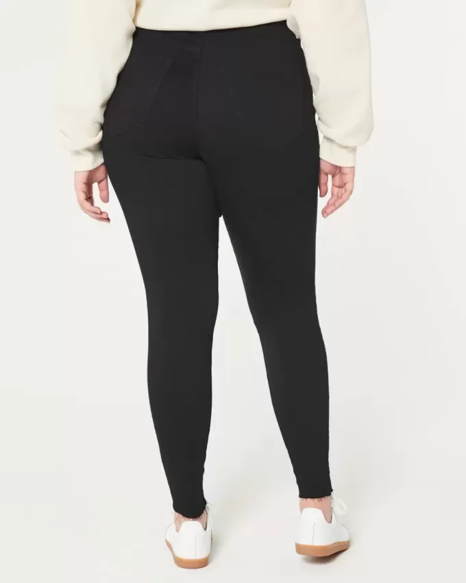Curvy High-Rise-Jeansleggings in Schwarz Curvy High-Rise-Jeansleggings in Schwarz