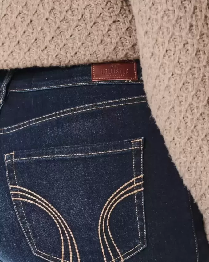 Curvy High-Rise Super Skinny Jeans in dunkler Waschung Curvy High-Rise Super Skinny Jeans in dunkler Waschung