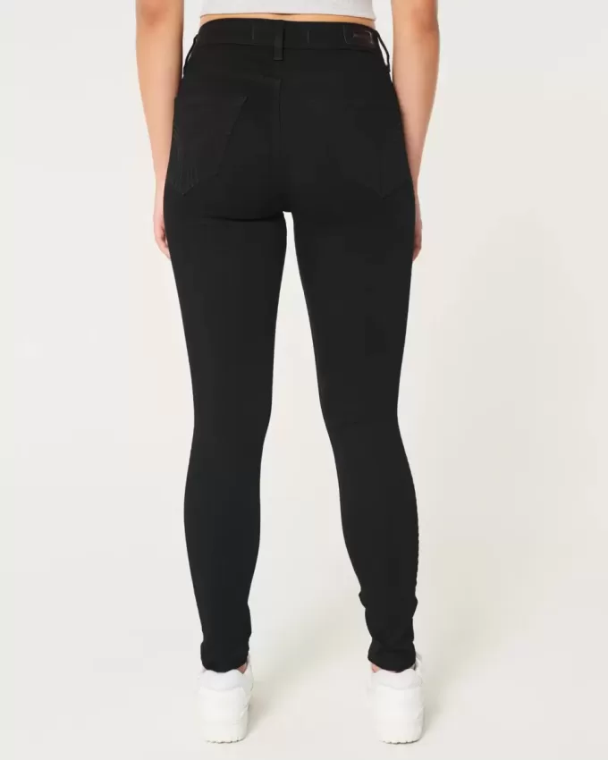 Curvy High-Rise Super Skinny Jeans in Schwarz Curvy High-Rise Super Skinny Jeans in Schwarz