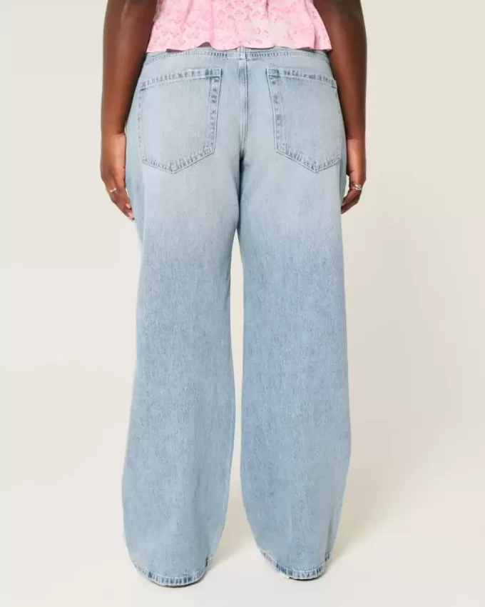 Curvy Low-Rise Baggy-Jeans in heller Waschung