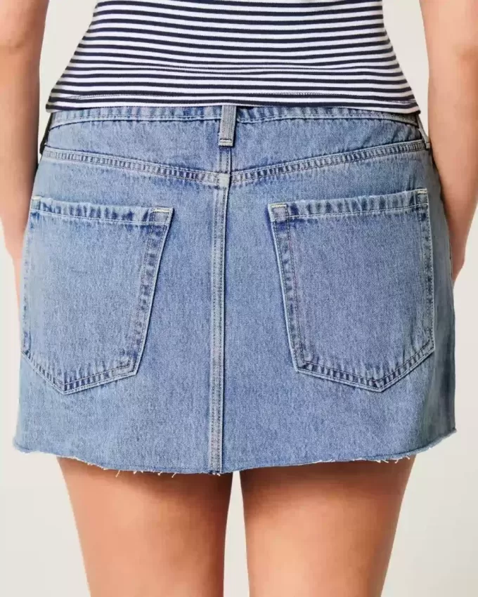 Curvy Low-Rise-Mini-Skort aus Denim in mittlerer Waschung