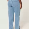 Curvy Low-Rise Ripped Relaxed Straight Jeans in mittlerer Waschung Curvy Low-Rise Ripped Relaxed Straight Jeans in mittlerer Waschung