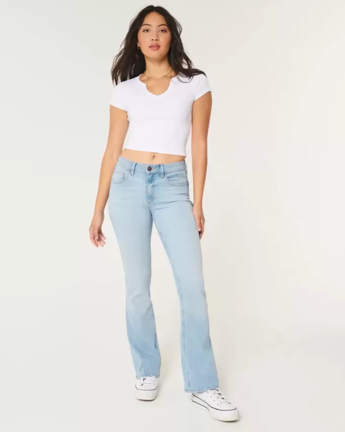 Curvy Mid-Rise Boot-Jeans in heller Waschung Curvy Mid-Rise Boot-Jeans in heller Waschung