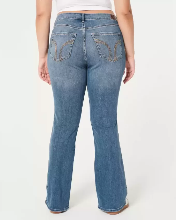 Curvy Mid-Rise Boot-Jeans mit mittlerer Waschung Curvy Mid-Rise Boot-Jeans mit mittlerer Waschung