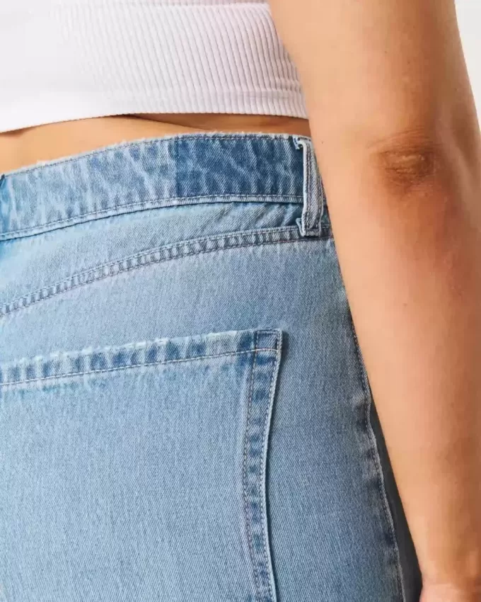 Curvy Ultra High Rise Baggy-Jeans in mittlerer Waschung Curvy Ultra High Rise Baggy-Jeans in mittlerer Waschung