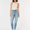 Curvy Ultra High Rise Mom-Jeans in mittlerer Waschung Curvy Ultra High Rise Mom-Jeans in mittlerer Waschung