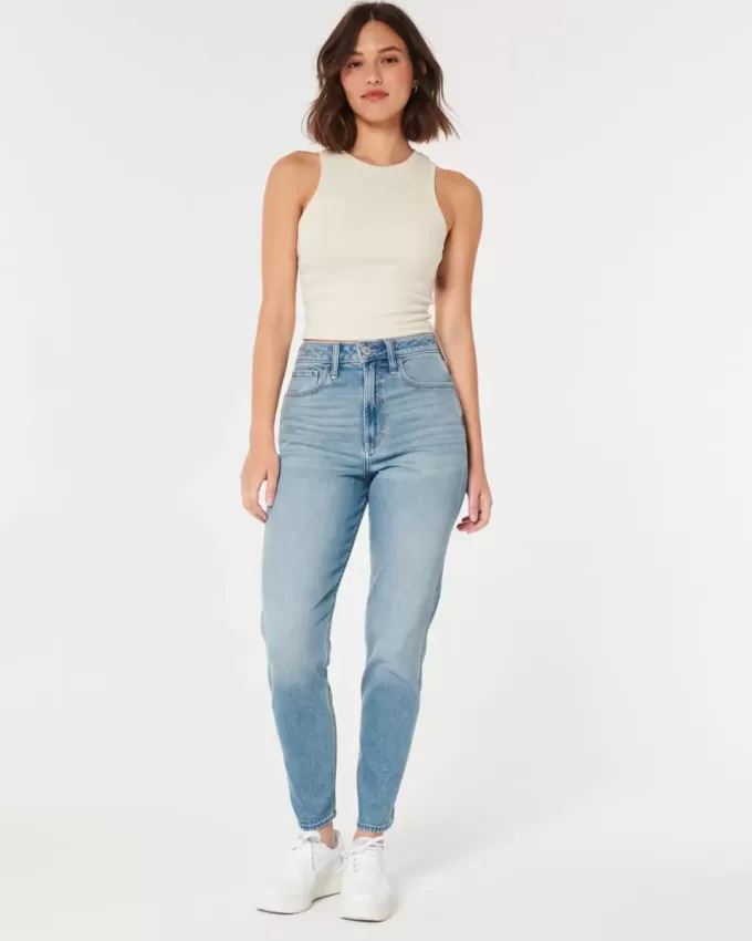 Curvy Ultra High Rise Mom-Jeans in mittlerer Waschung Curvy Ultra High Rise Mom-Jeans in mittlerer Waschung